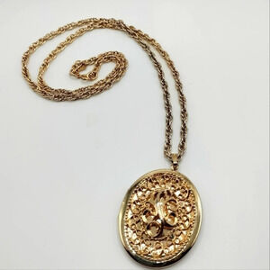 Sarah Coventry Goldtone Filigree Design Oval 2" Pendant 24" Necklace